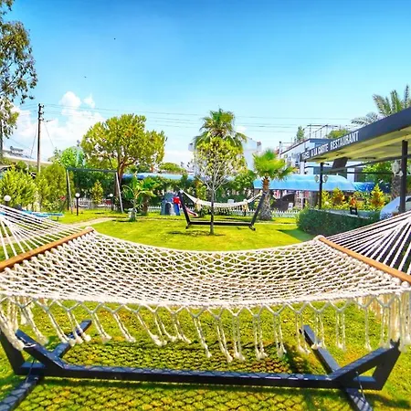 Отель Yuecel 3*