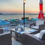 Yuecel Hotel