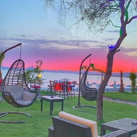 Отель Yuecel 3*