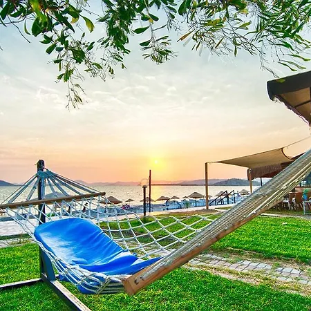 Yuecel Hotel 3*